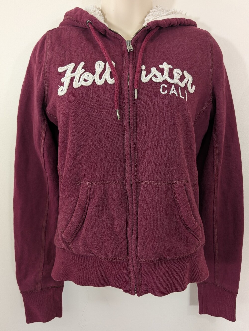 Y2K Hollister Sherpa-Lined Zip Up Fitted Hoodie Vintage Preppy Burgundy Varsity